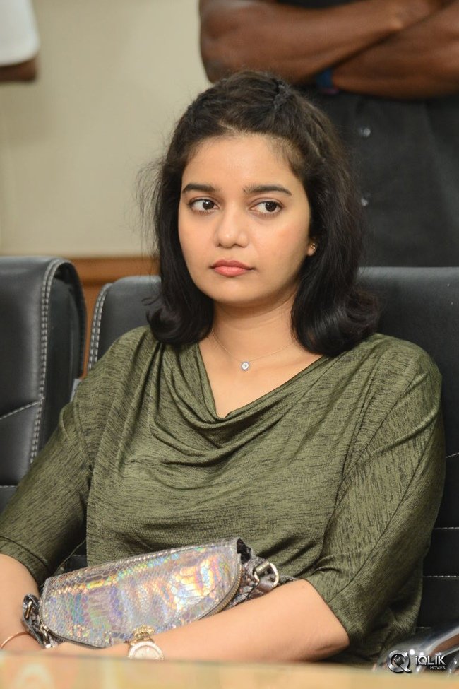 London-Babulu-Movie-Team-at-KBN-College-Vijayawada